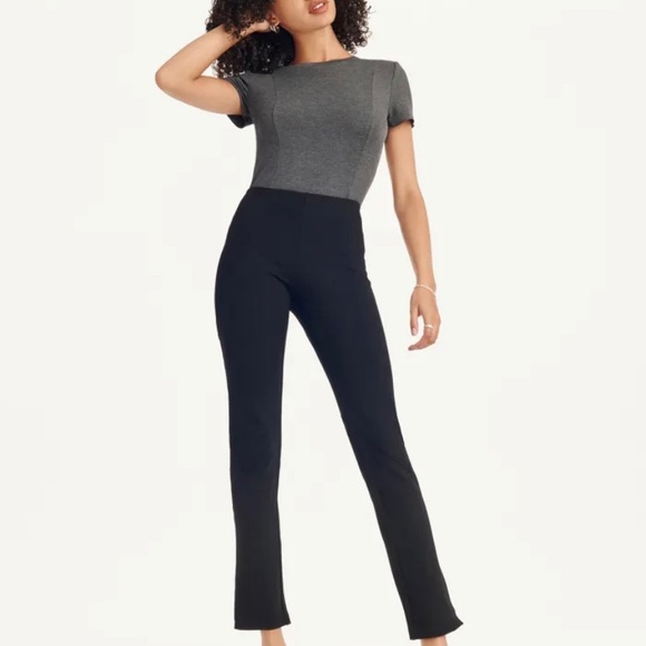 Short sleeve crew neck, padded shoulders bodysuit. Available in BLACK only - Picture 1 of 3